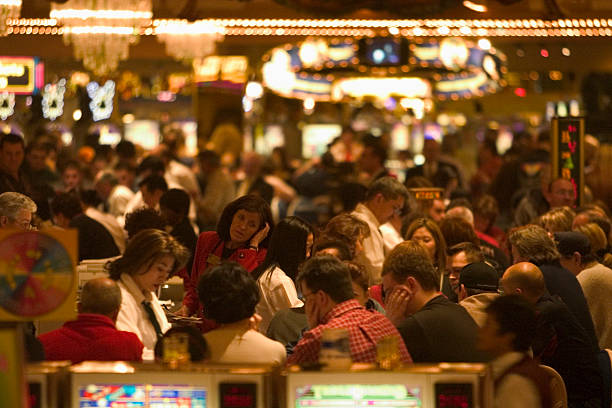 Dari Gulungan Dasar hingga Keajaiban Modern: Menelusuri Perkembangan Permainan Slot Kasino Online